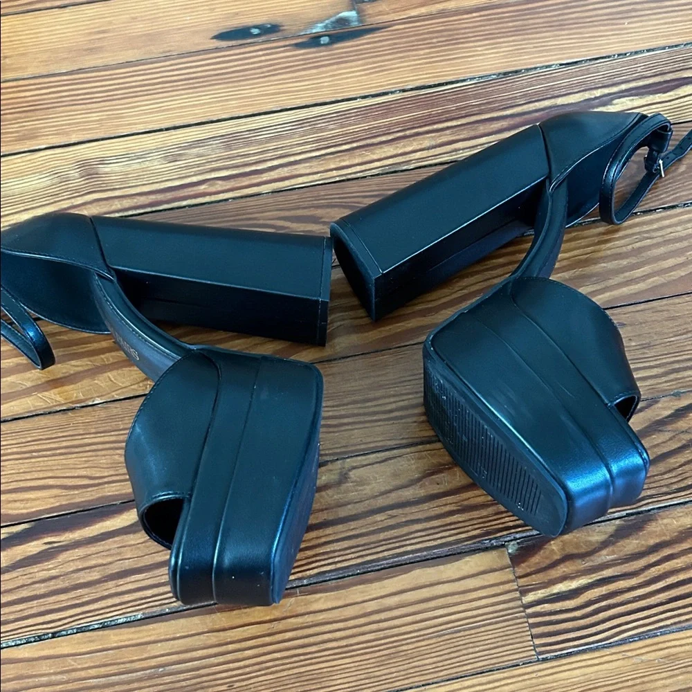 Dream pairs black platform heels